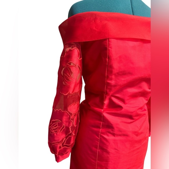 Marisa Baratelli Thai Silk Red Off The Shoulder Gown Floral Sheer Sleeves Sz 10 - Picture 2 of 11